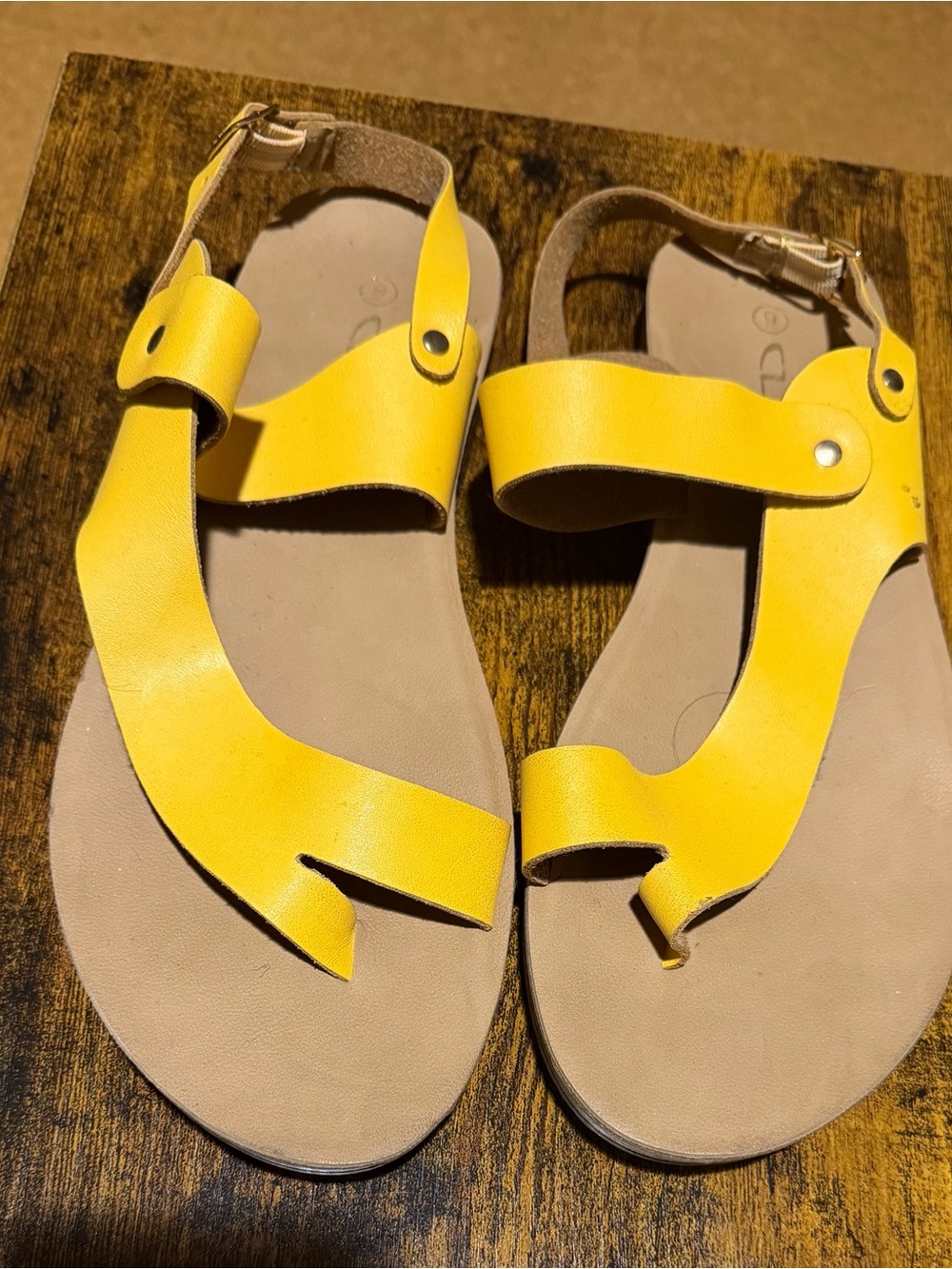Laundry By Shelli Segal Yellow Leather Asymmetric Strap Sandals